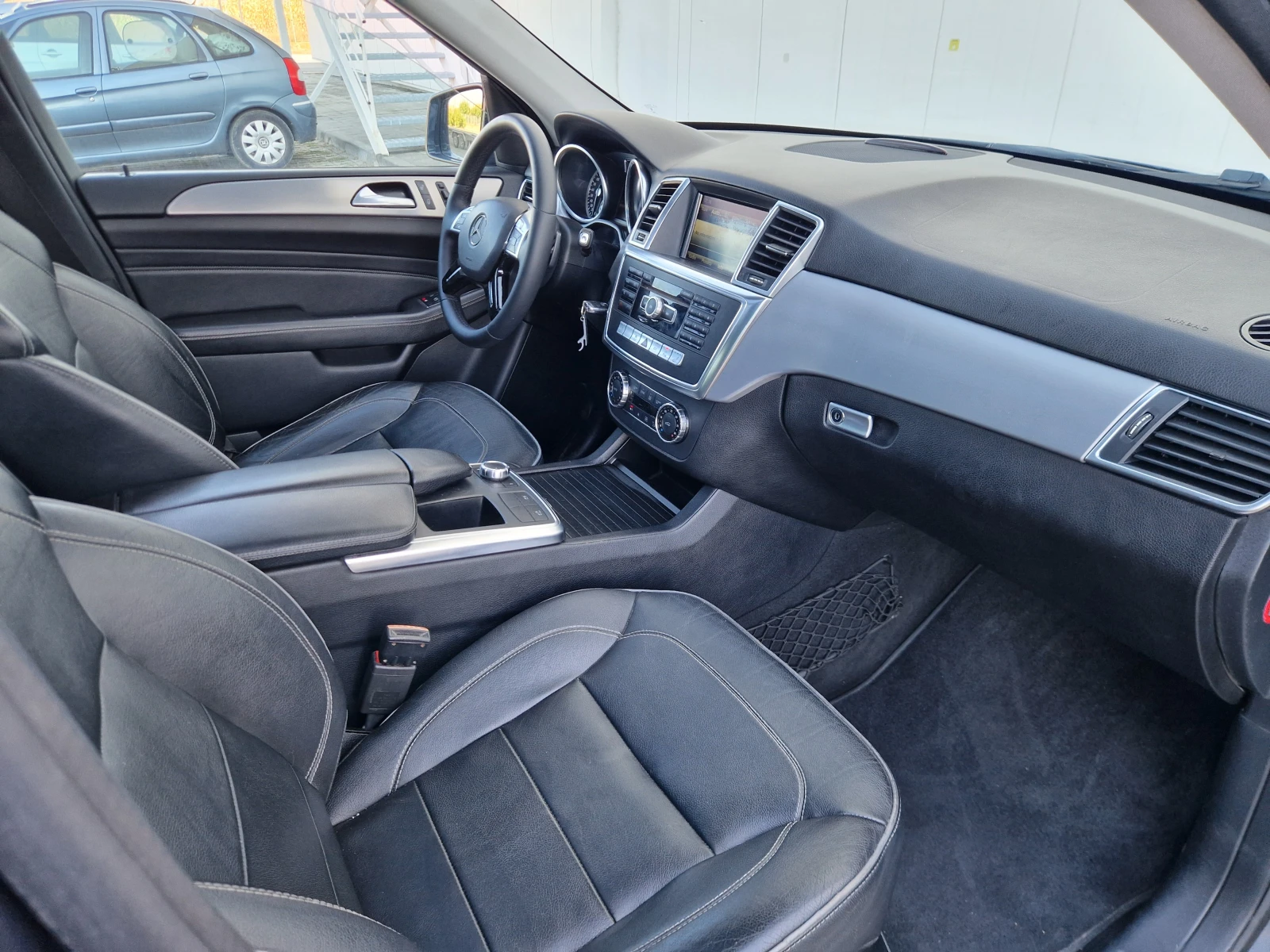 Mercedes-Benz ML 350 AMG Панорама Подгрев, снимка 8 - Автомобили и джипове - 55746941