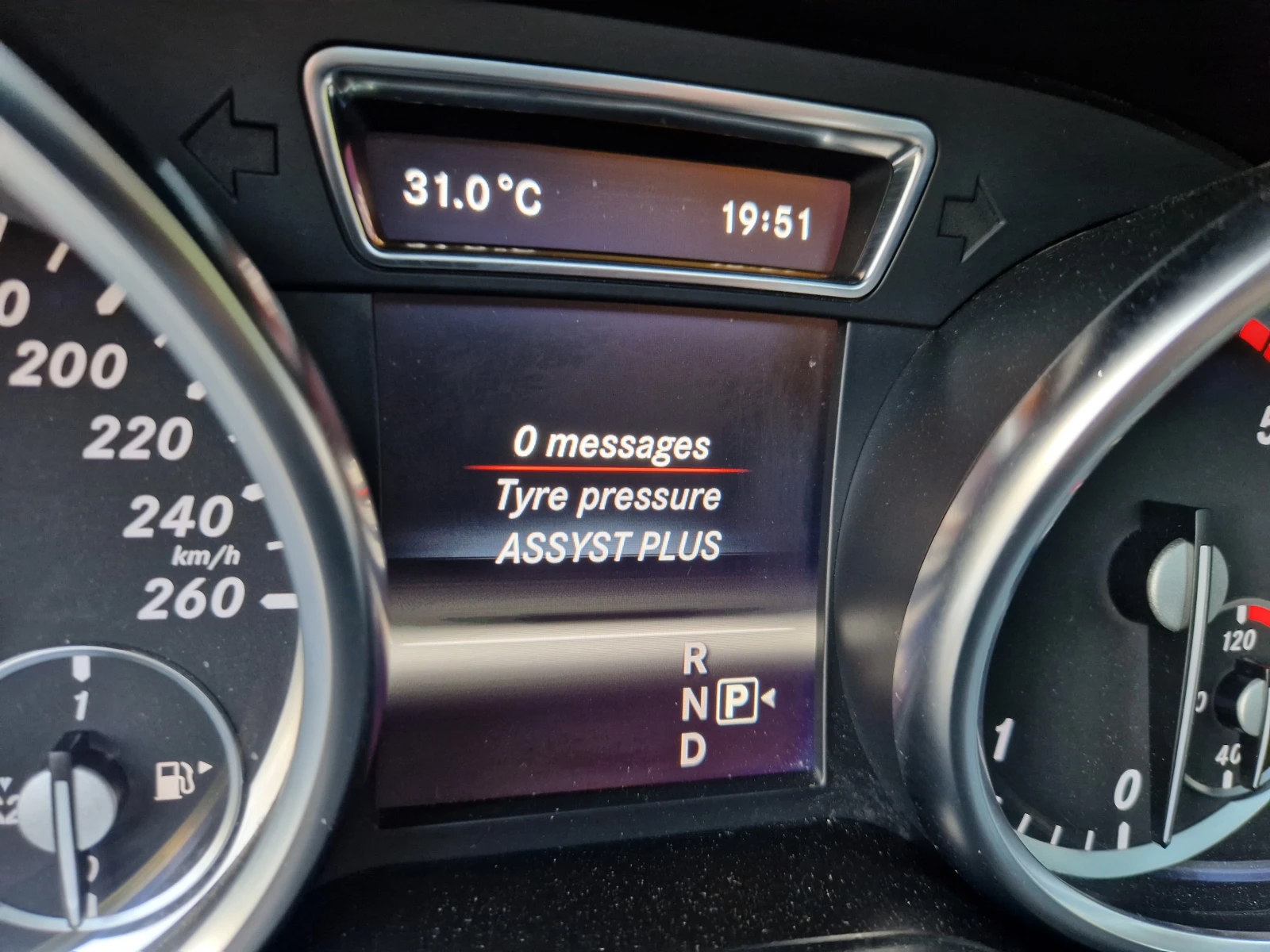 Mercedes-Benz ML 350 AMG Панорама Подгрев, снимка 13 - Автомобили и джипове - 55746941