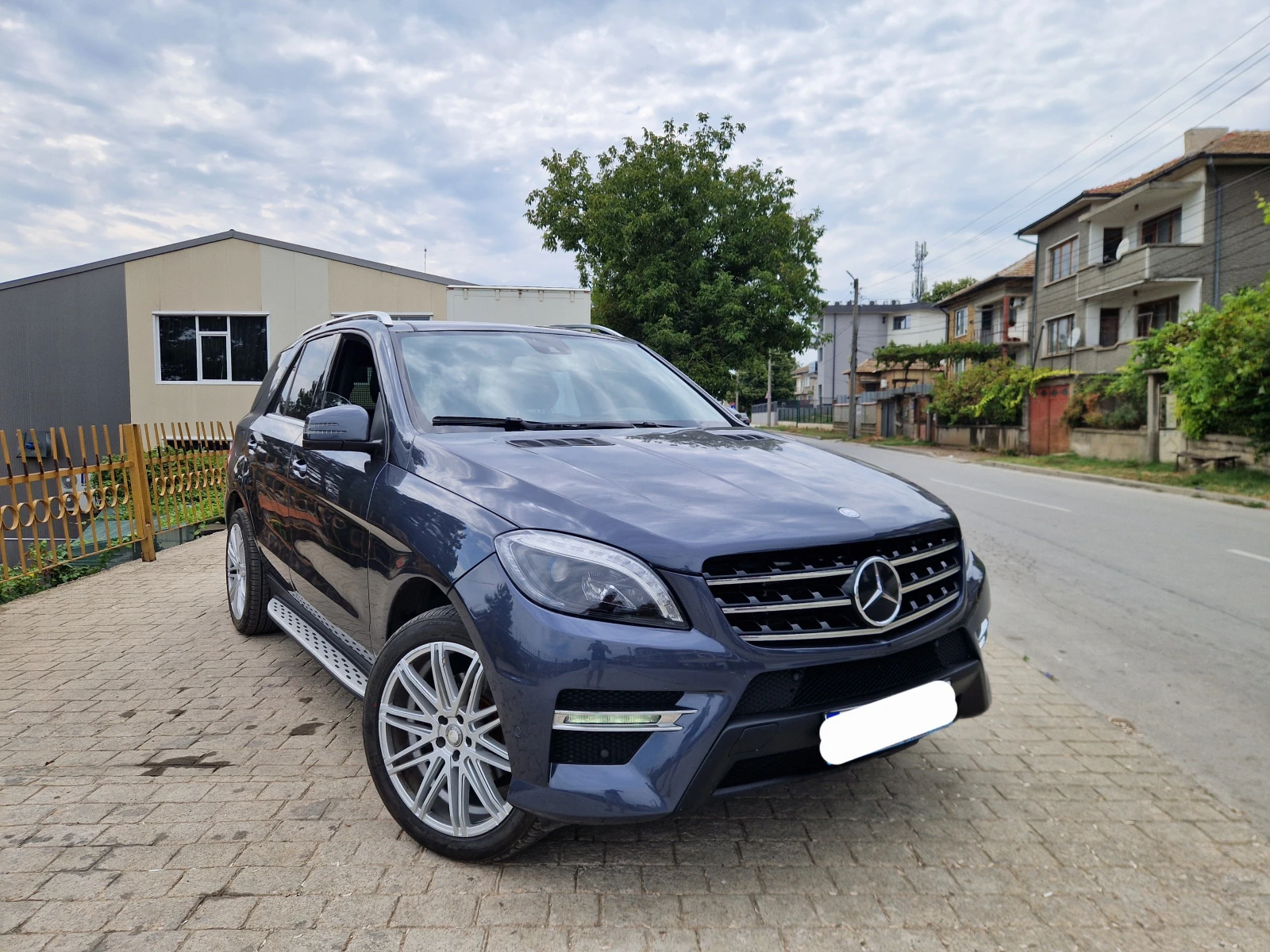 Mercedes-Benz ML 350 AMG Панорама Подгрев, снимка 3 - Автомобили и джипове - 55746941