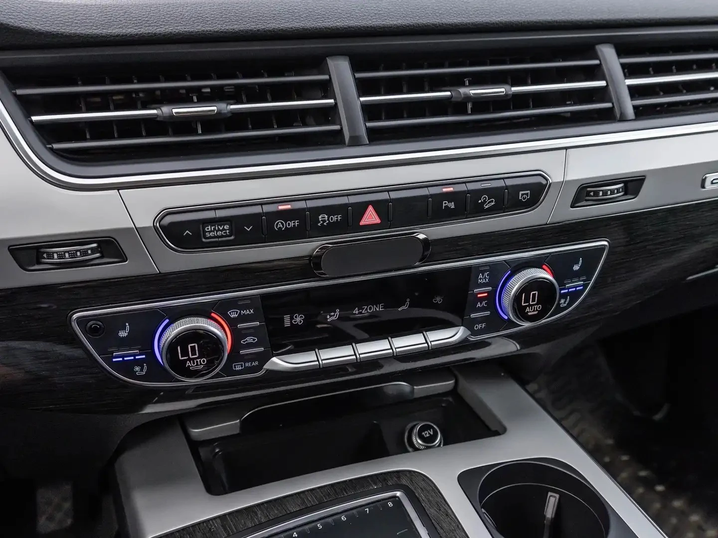 Audi Q7 PROGRESSIV ЦЕНА ДО БЪЛГАРИЯ АВТОКРЕДИТ, снимка 16 - Автомобили и джипове - 55953616