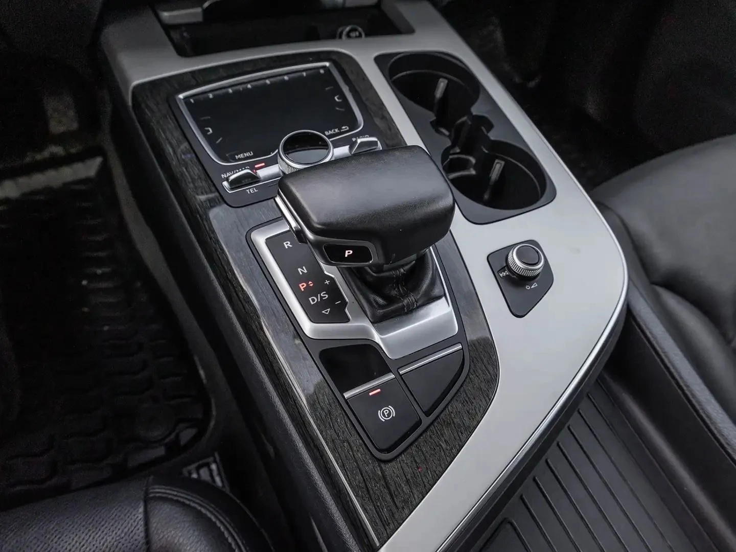 Audi Q7 PROGRESSIV ЦЕНА ДО БЪЛГАРИЯ АВТОКРЕДИТ, снимка 14 - Автомобили и джипове - 55953616