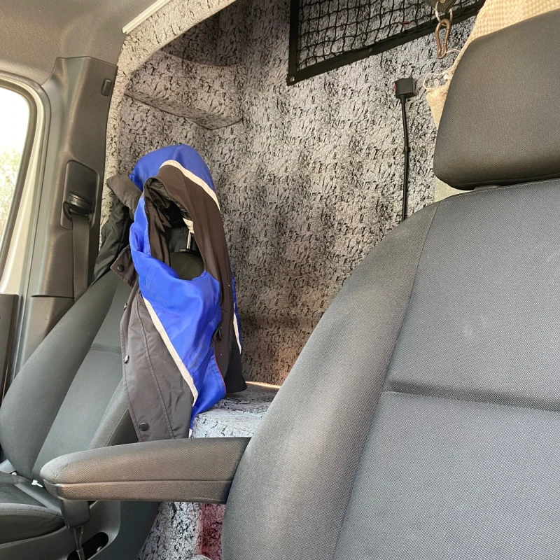 Mercedes-Benz Sprinter 316 KEYLESS СПАЛНА КАБИНА 6 скорости , снимка 9 - Бусове и автобуси - 52655995