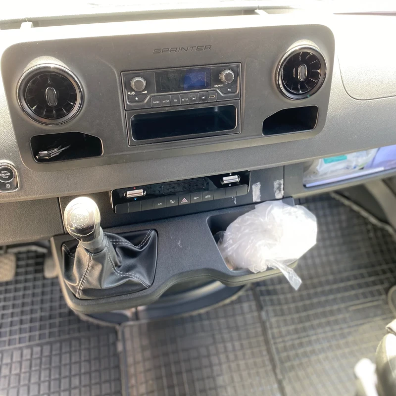 Mercedes-Benz Sprinter 316 KEYLESS СПАЛНА КАБИНА 6 скорости , снимка 12 - Бусове и автобуси - 52655995