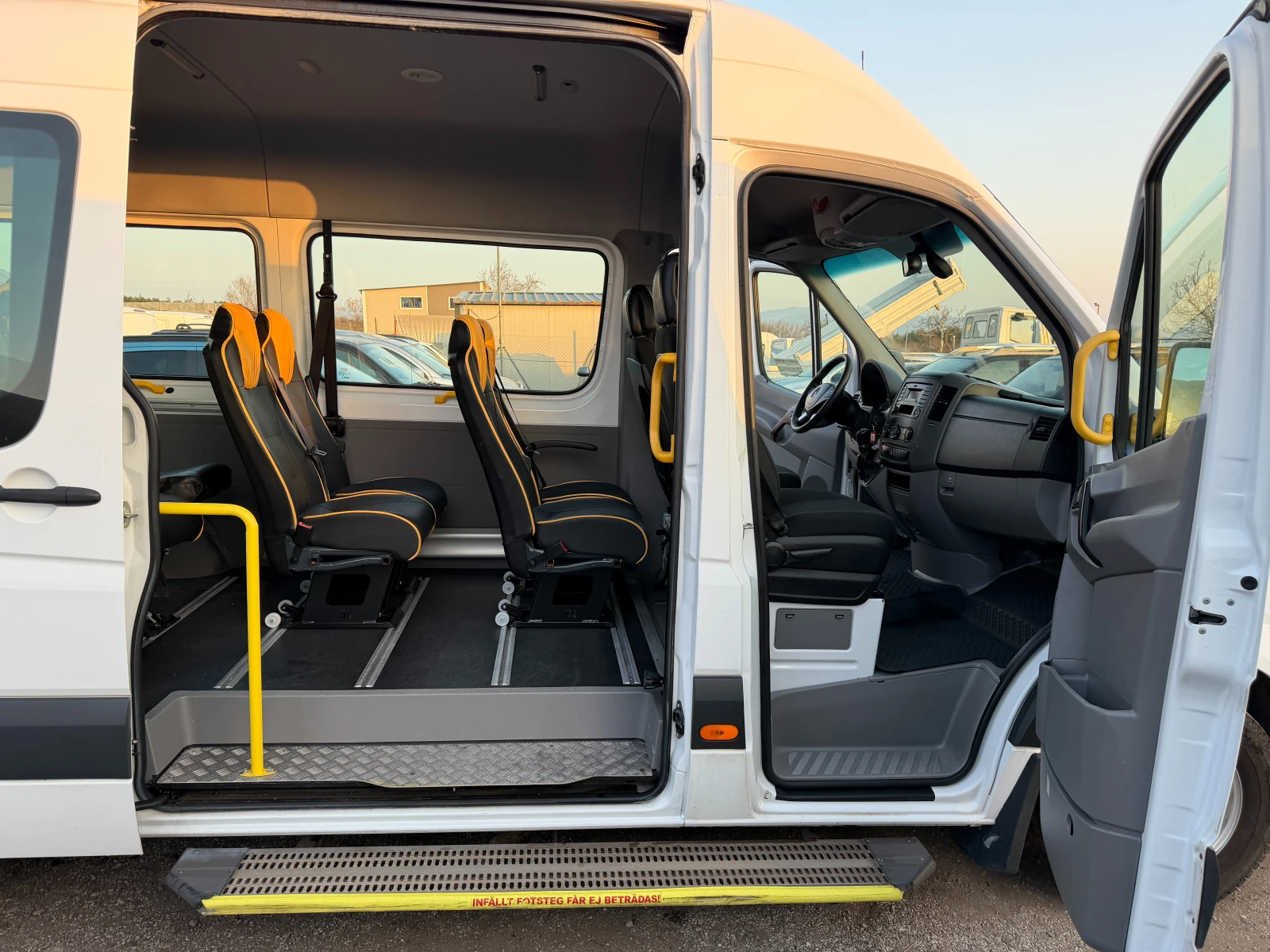 Mercedes-Benz Sprinter 211 8+ 1 ЕВРО 6 КЛИМА ТОП ТОП ТОП, снимка 13 - Бусове и автобуси - 53851712