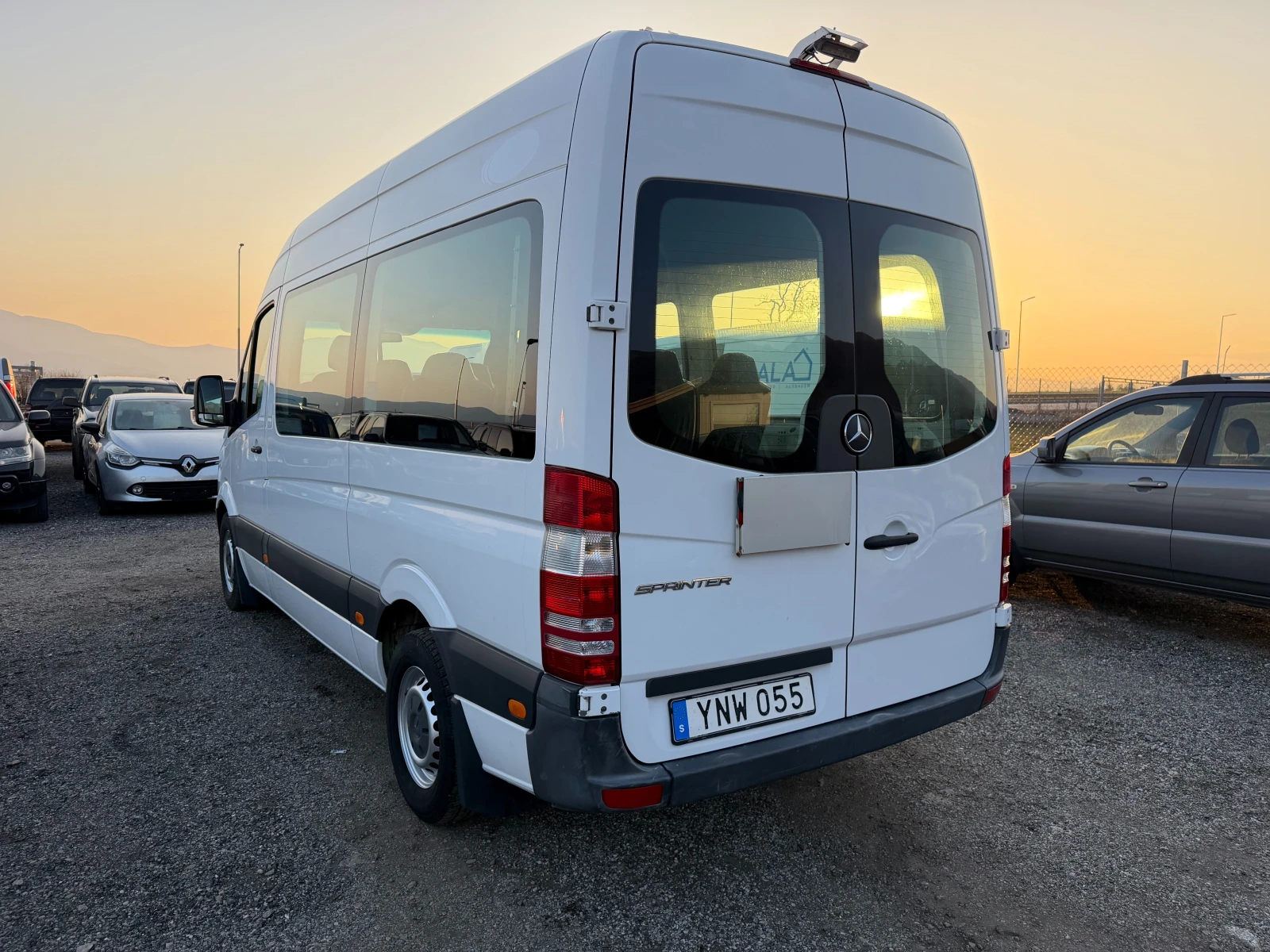 Mercedes-Benz Sprinter 211 8+ 1 ЕВРО 6 КЛИМА ТОП ТОП ТОП, снимка 7 - Бусове и автобуси - 53851712