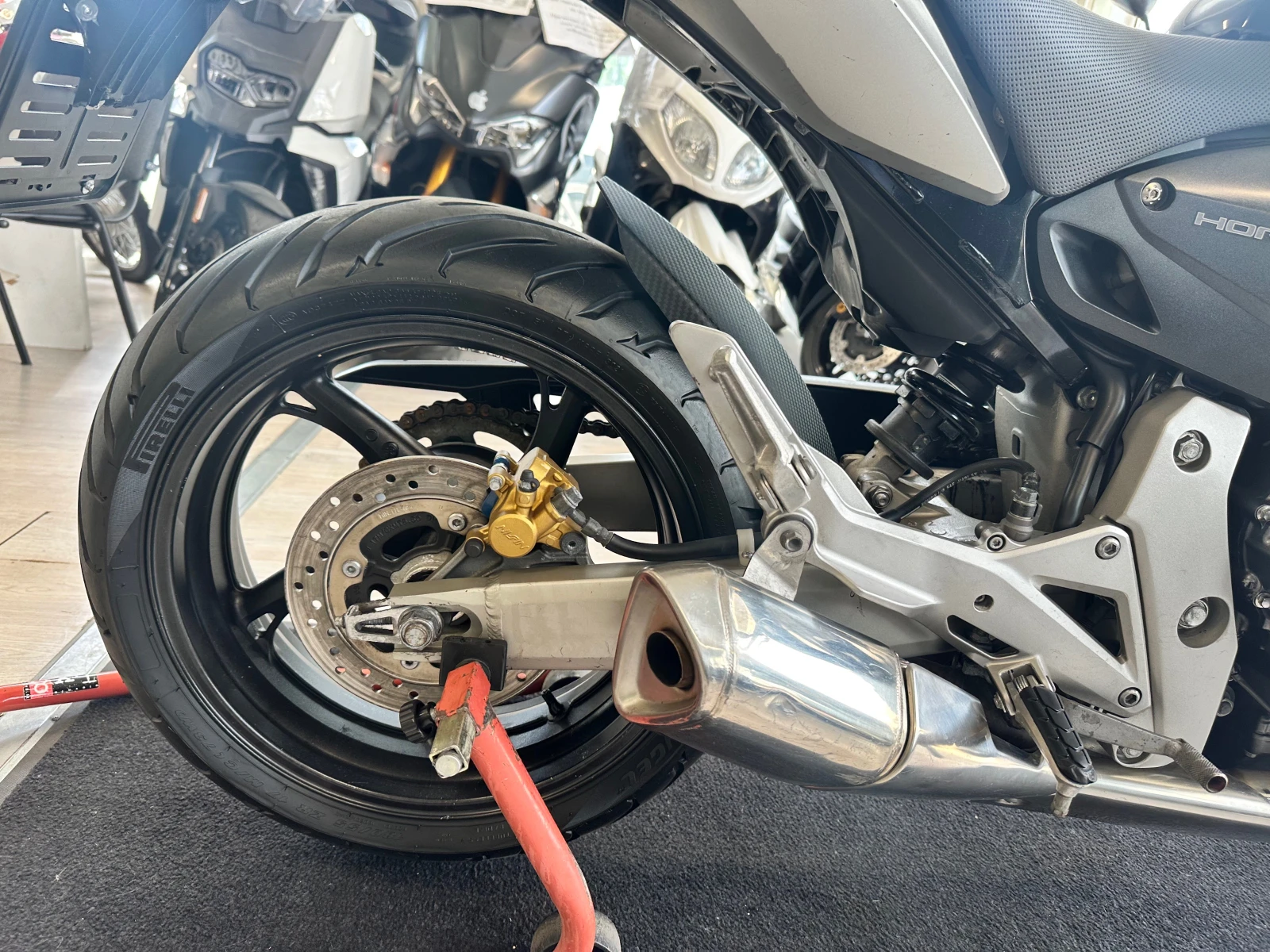 Honda Hornet 600i 04.2007г., снимка 13 - Мотоциклети и мототехника - 54619549