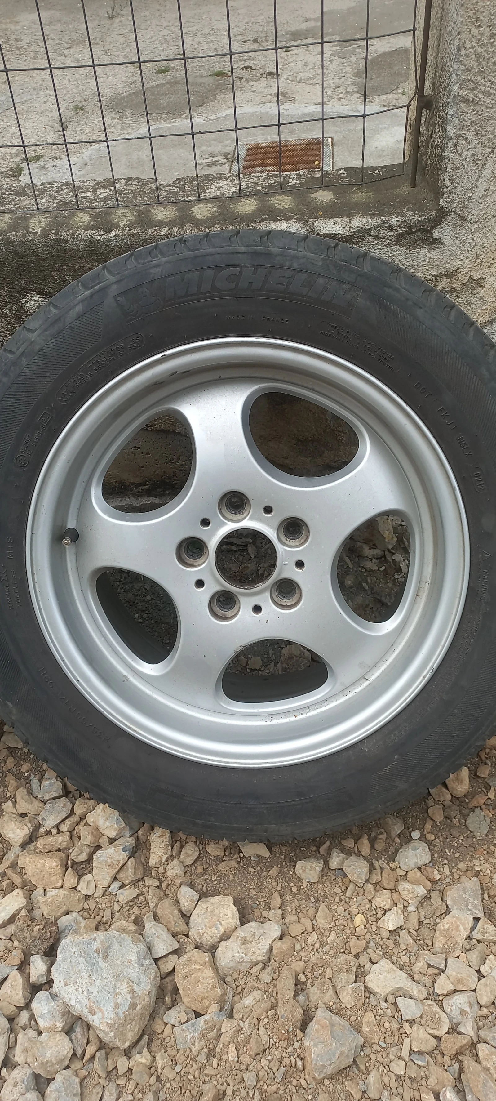 Гуми с джанти Michelin 235/55R17, снимка 7 - Гуми и джанти - 52880459