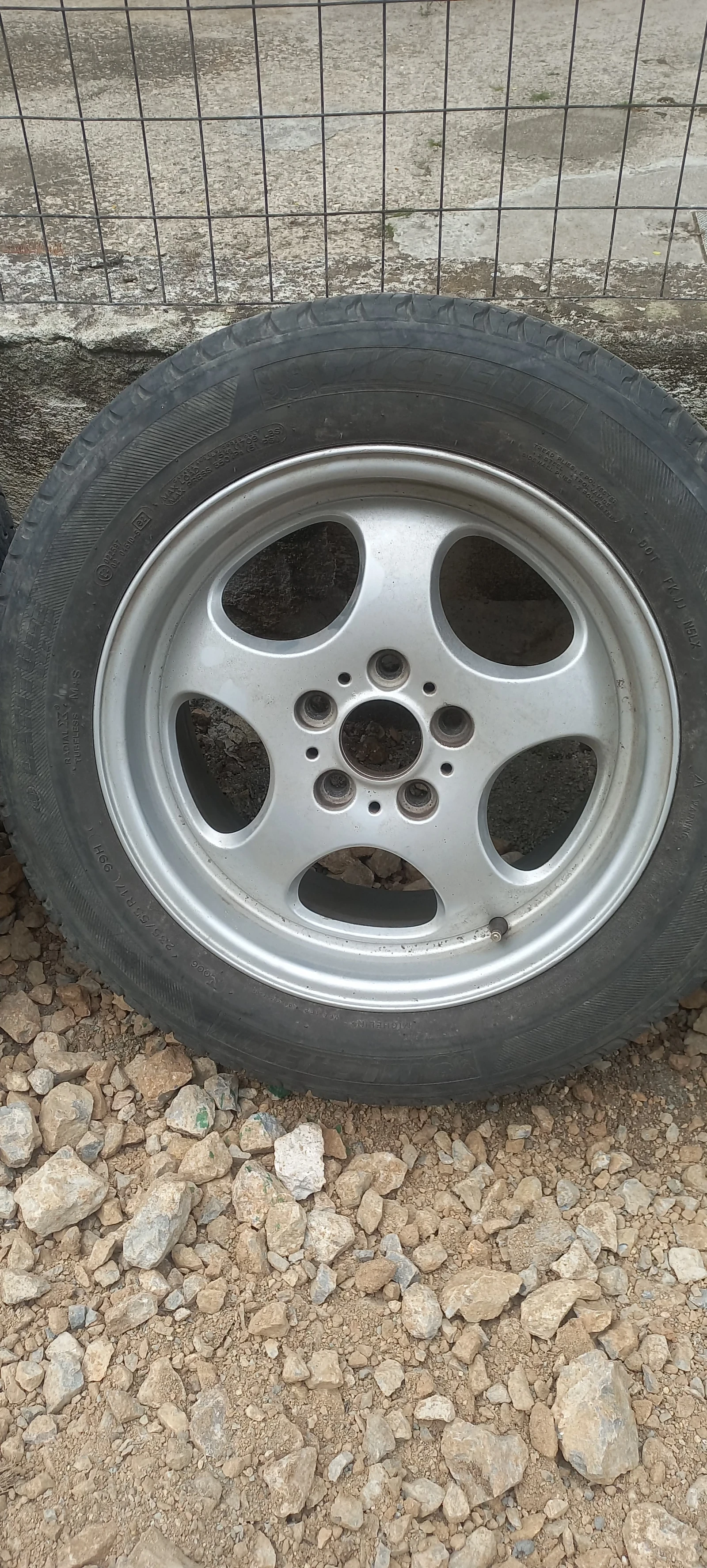 Гуми с джанти Michelin 235/55R17, снимка 6 - Гуми и джанти - 52880459