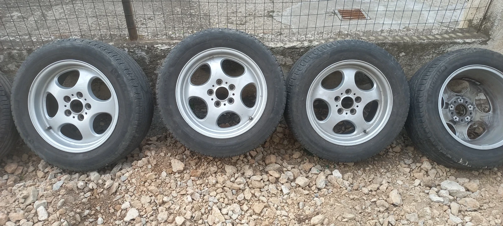 Гуми с джанти Michelin 235/55R17, снимка 8 - Гуми и джанти - 52880459