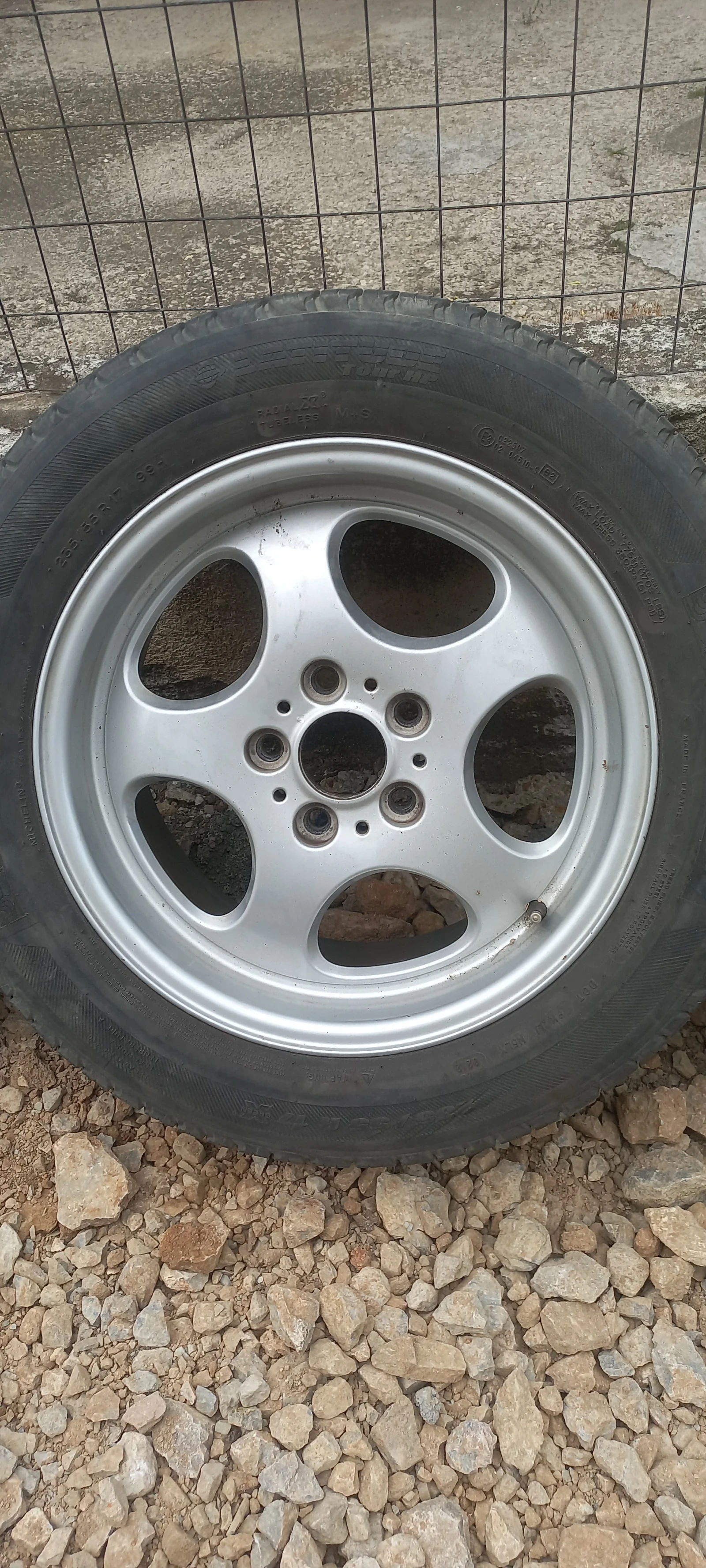 Гуми с джанти Michelin 235/55R17, снимка 5 - Гуми и джанти - 52880459