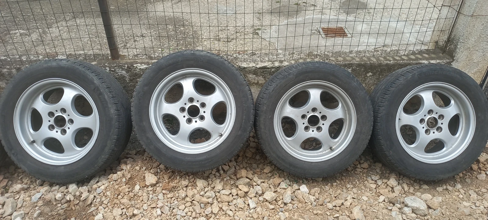 Гуми с джанти Michelin 235/55R17, снимка 15 - Гуми и джанти - 52880459