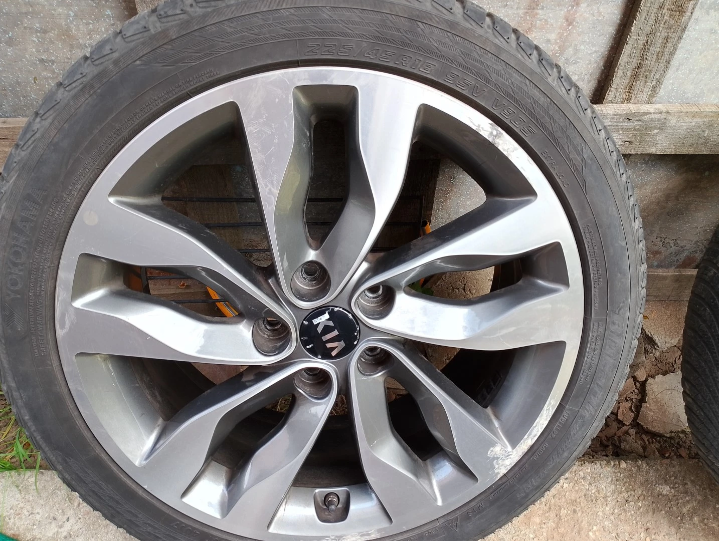    225/45R18  Kia Optima | Mobile.bg   4