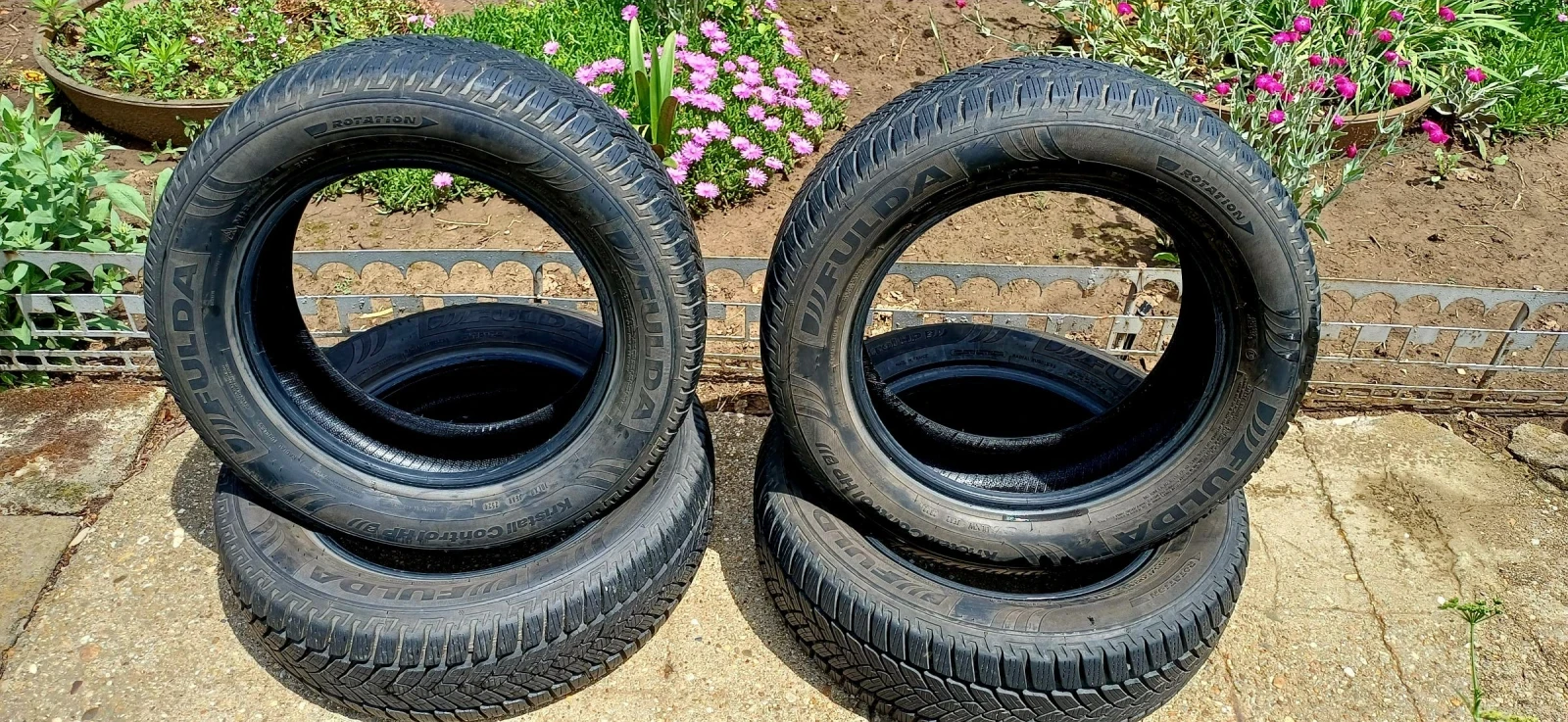 Гуми Зимни 205/60R16, снимка 5 - Гуми и джанти - 54794176