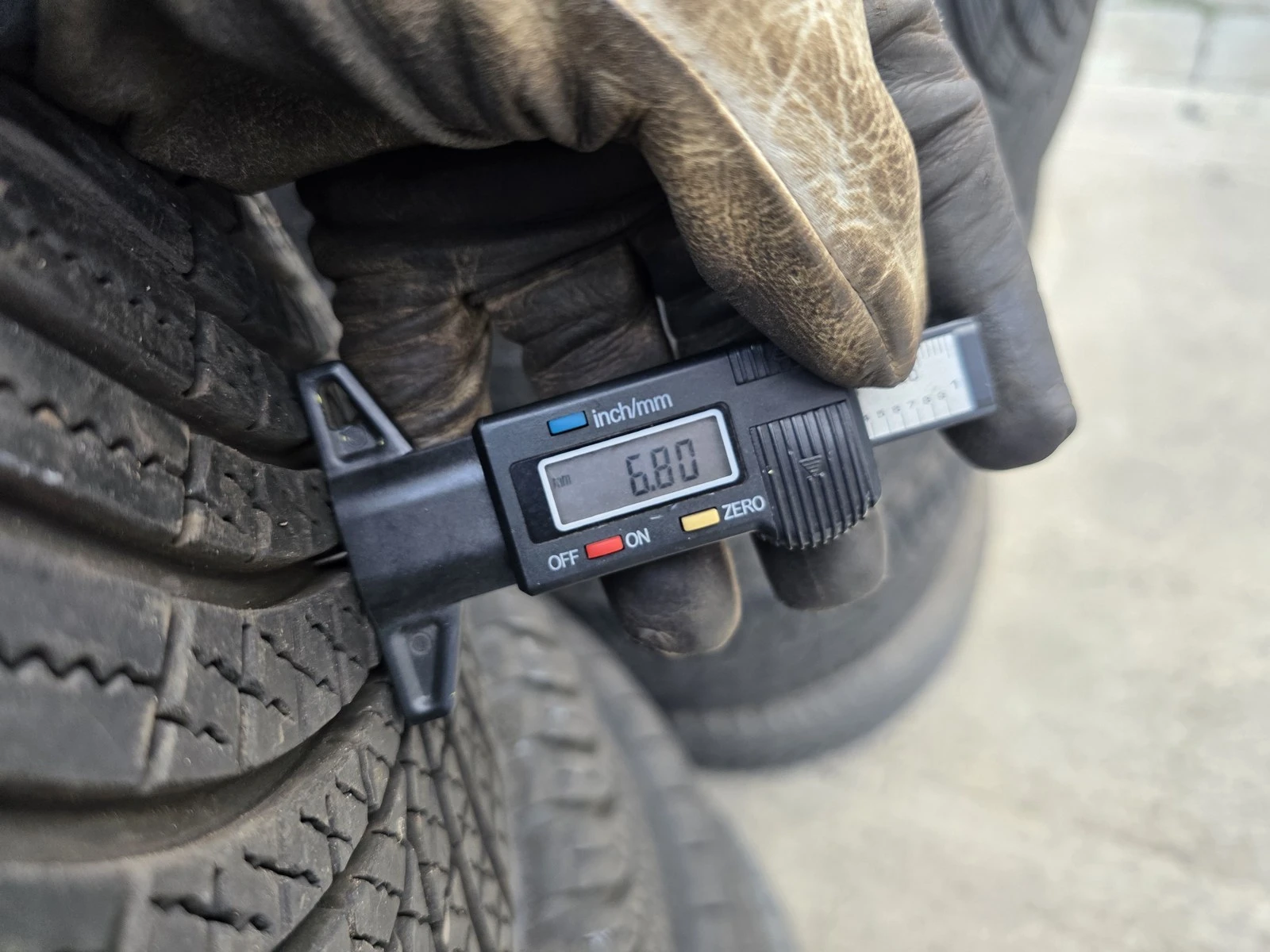 Гуми Всесезонни 235/45R18, снимка 6 - Гуми и джанти - 56726057