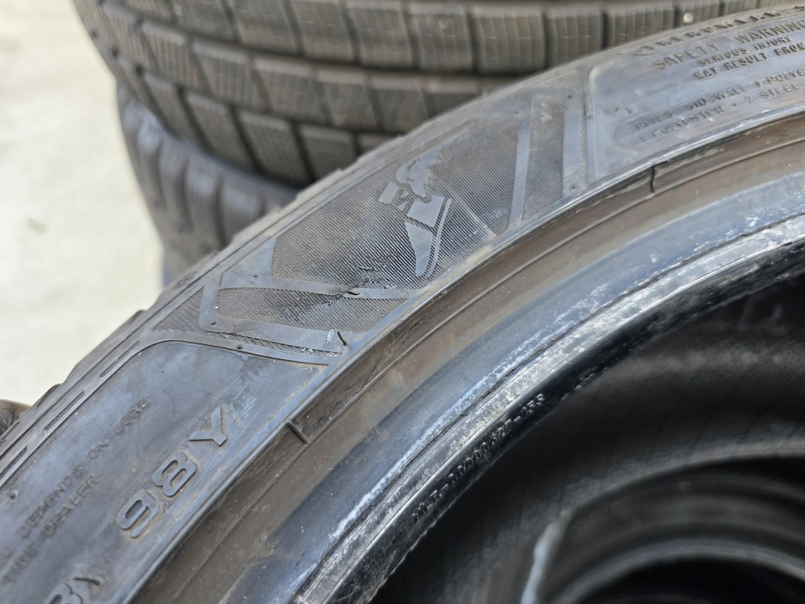 Гуми Всесезонни 235/45R18, снимка 12 - Гуми и джанти - 56726057