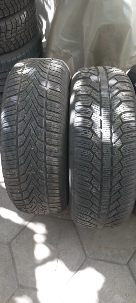 Гуми Зимни 215/65R16, снимка 5 - Гуми и джанти - 47556446