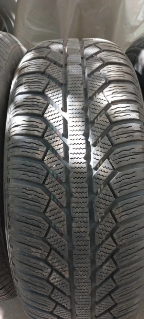 Гуми Зимни 215/65R16, снимка 11 - Гуми и джанти - 47556446