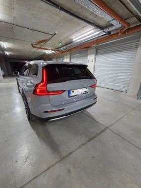 Volvo V60 Cross Country, снимка 3