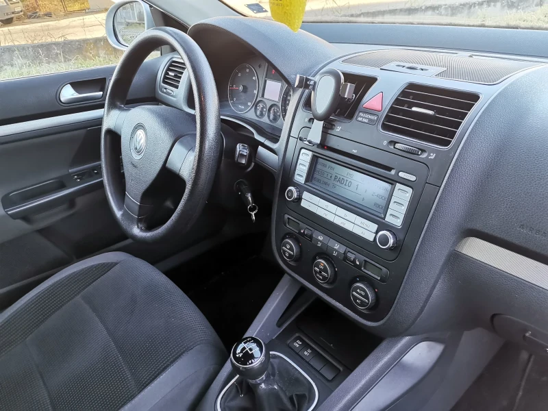 VW Golf 1.9 дизел, снимка 10 - Автомобили и джипове - 47949632