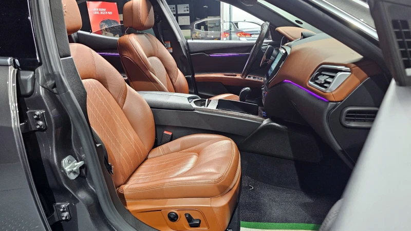 Maserati Ghibli 3.0, снимка 11 - Автомобили и джипове - 52447848