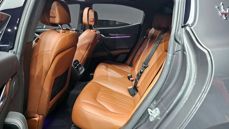 Maserati Ghibli 3.0, снимка 13 - Автомобили и джипове - 52447848