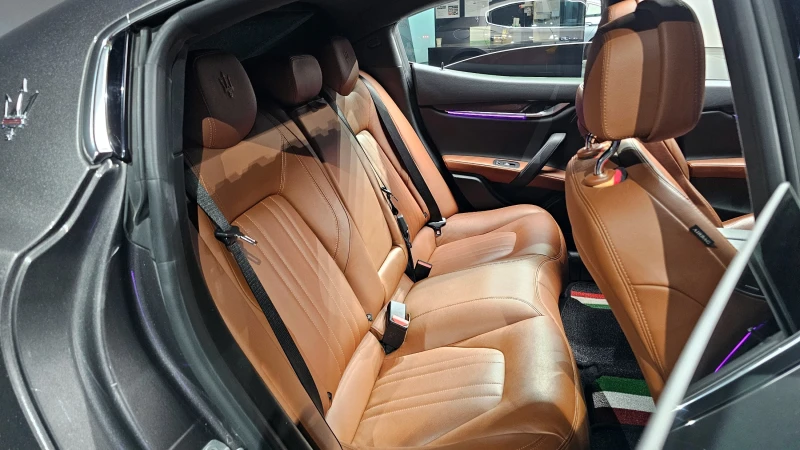 Maserati Ghibli 3.0, снимка 12 - Автомобили и джипове - 52447848