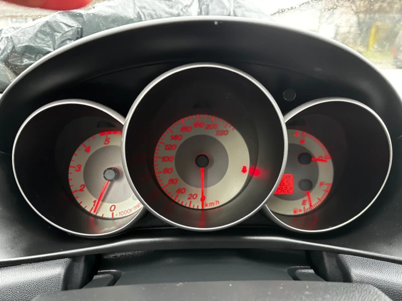 Mazda 3 1.6HDI Facelift, снимка 14 - Автомобили и джипове - 52890979