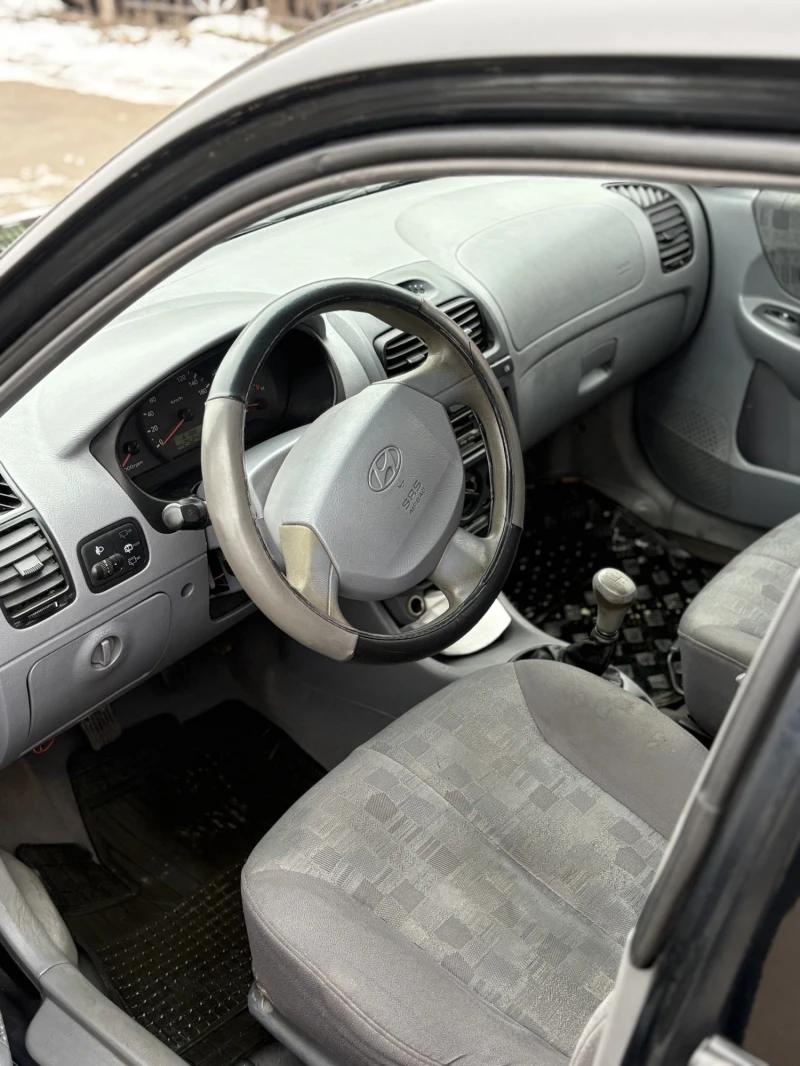 Hyundai Accent, снимка 4 - Автомобили и джипове - 53312873