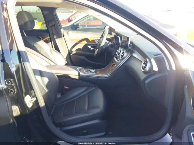 Mercedes-Benz C 300 4MATIC ПОДГРЕВ* KEYLESS* CARPLAY* CAM* BLINDSPOT*  - изображение 5