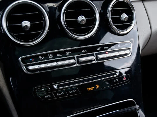 Mercedes-Benz C 400 AMG* PACK* 4MATIC* BURMESTER* КАМЕРА* КЕЙЛЕС*  - изображение 9