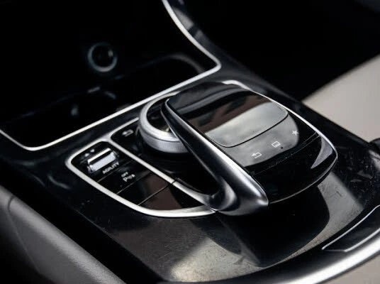 Mercedes-Benz C 400 AMG* PACK* 4MATIC* BURMESTER* КАМЕРА* КЕЙЛЕС*  - изображение 10