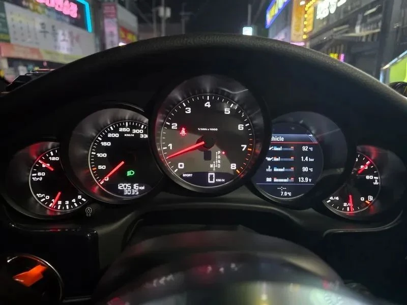 Porsche Panamera, снимка 8 - Автомобили и джипове - 56690385