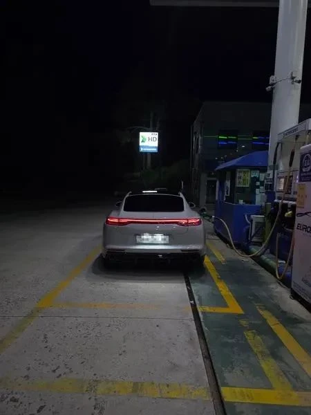Porsche Panamera, снимка 9 - Автомобили и джипове - 56690385