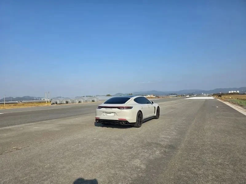 Porsche Panamera, снимка 4 - Автомобили и джипове - 56690385
