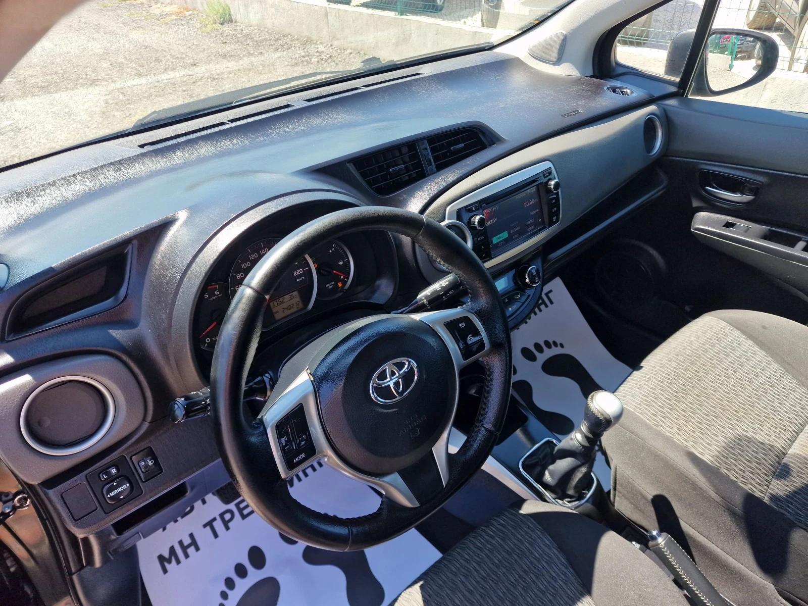 Toyota Yaris 1.4-KAMERA-TOPP - изображение 9