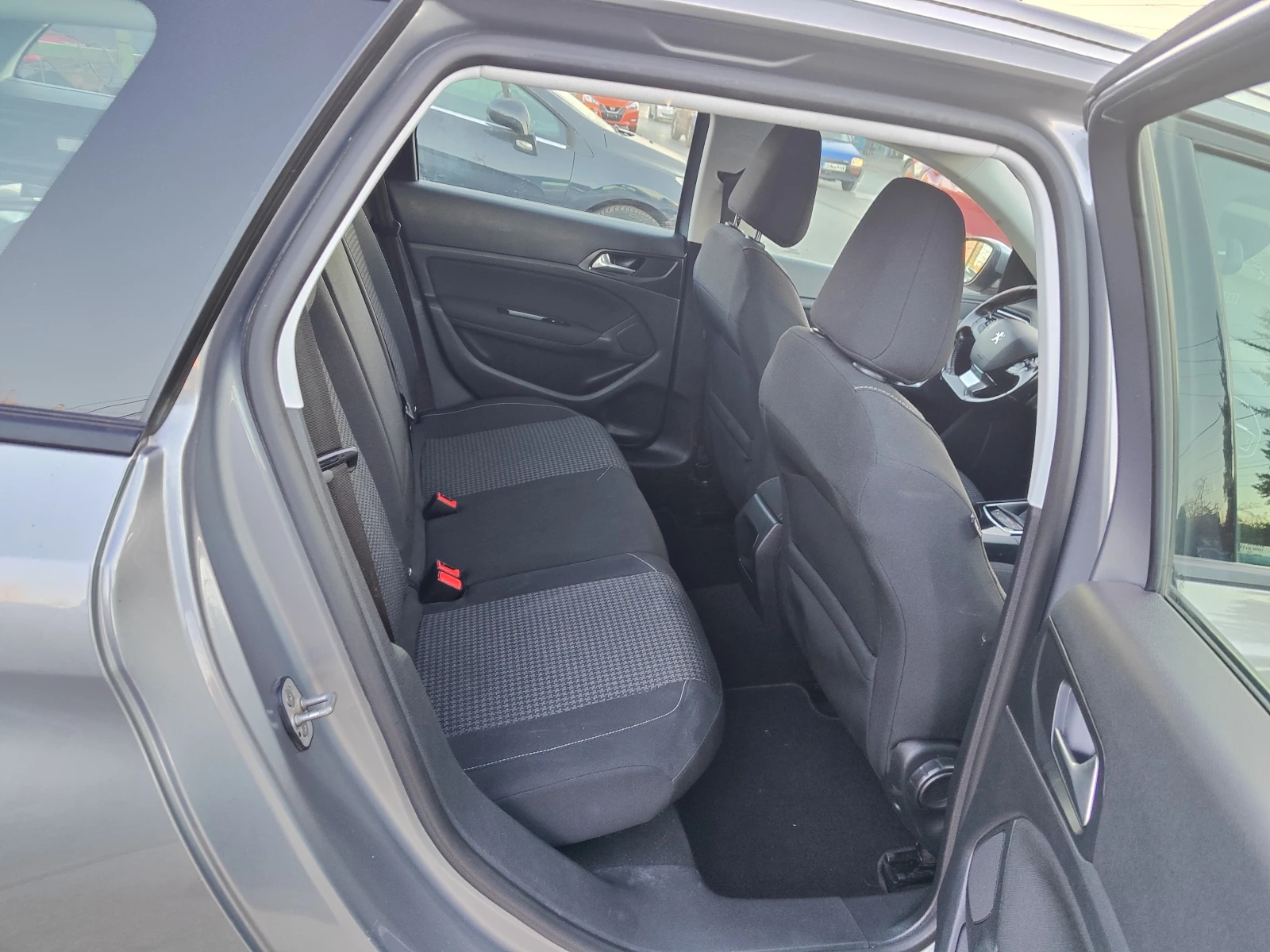 Peugeot 308 1.6 HDi   | Mobile.bg   13