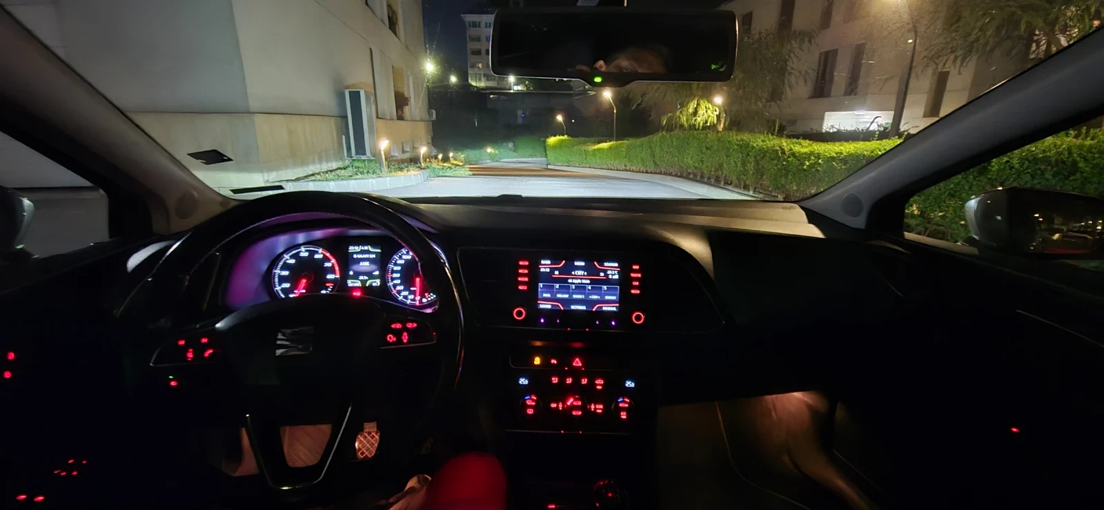 Seat Leon TSI NAVI FULL LED 105HP - изображение 9