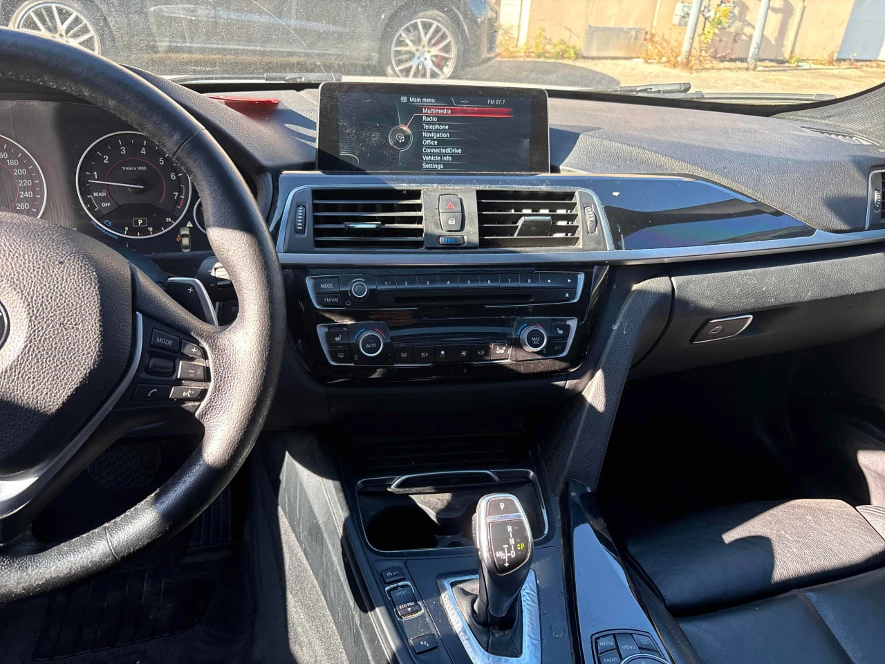 BMW 328 * АВТО КРЕДИТ* ЦЕНА ДО БГ * СЕРВИЗНА ИСТОРИЯ *  - изображение 10