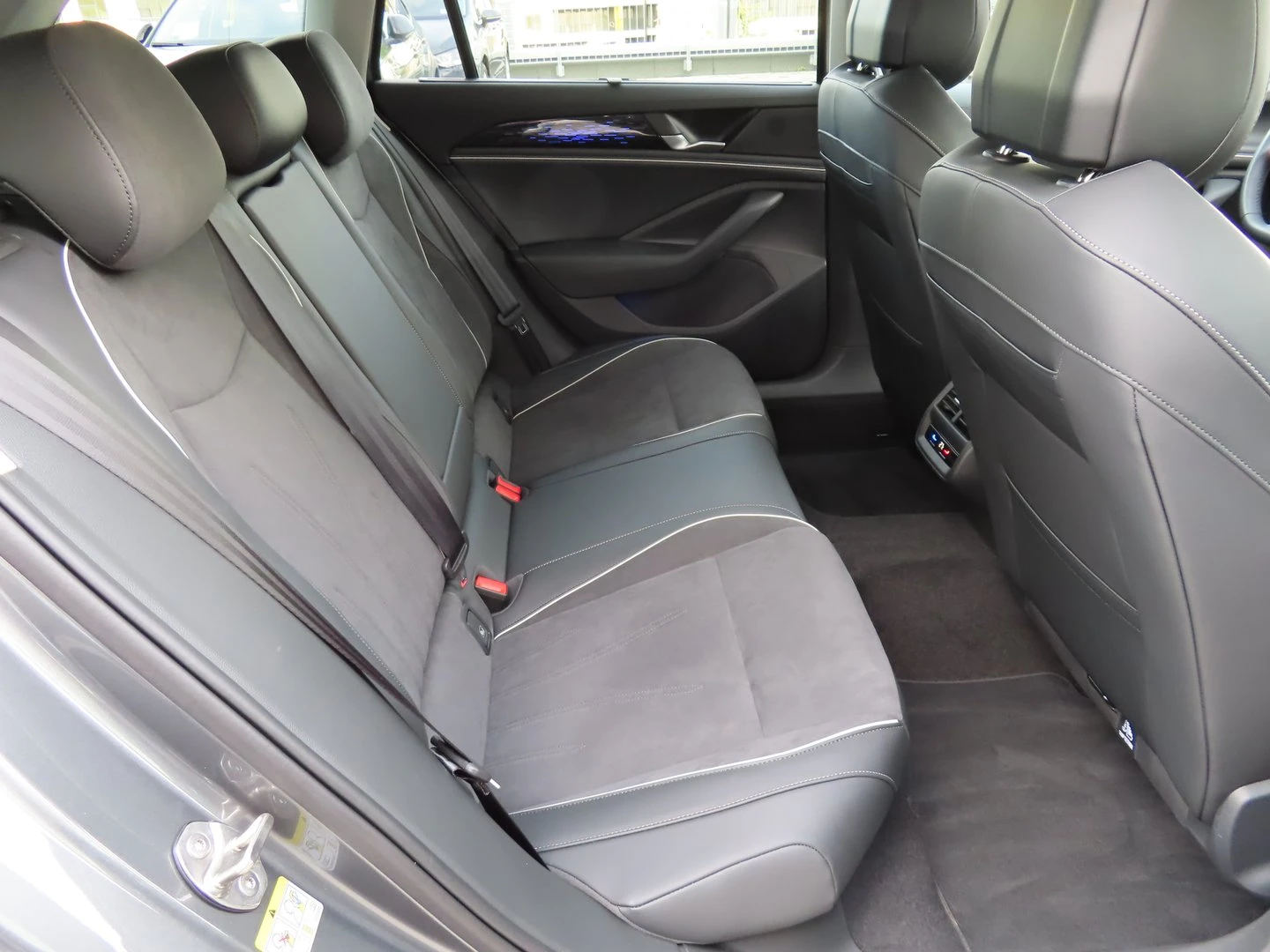 VW Passat 9 Elegance 2.0 TSI DSG | Mobile.bg � ����������� 9