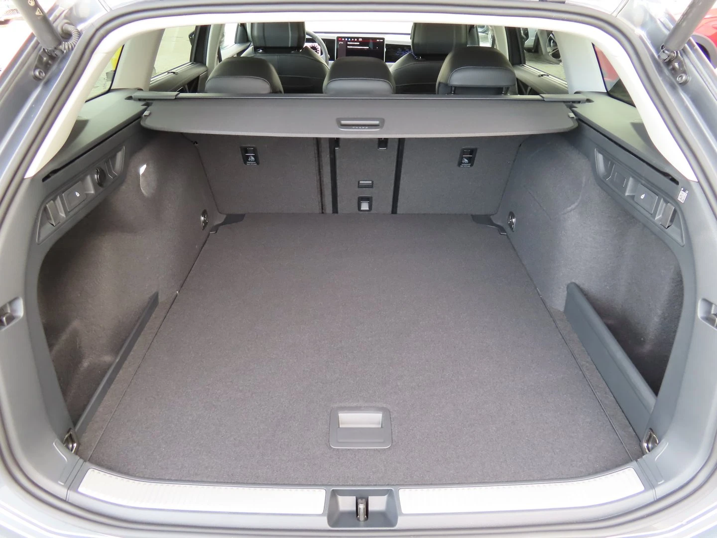 VW Passat 9 Elegance 2.0 TSI DSG | Mobile.bg � ����������� 4