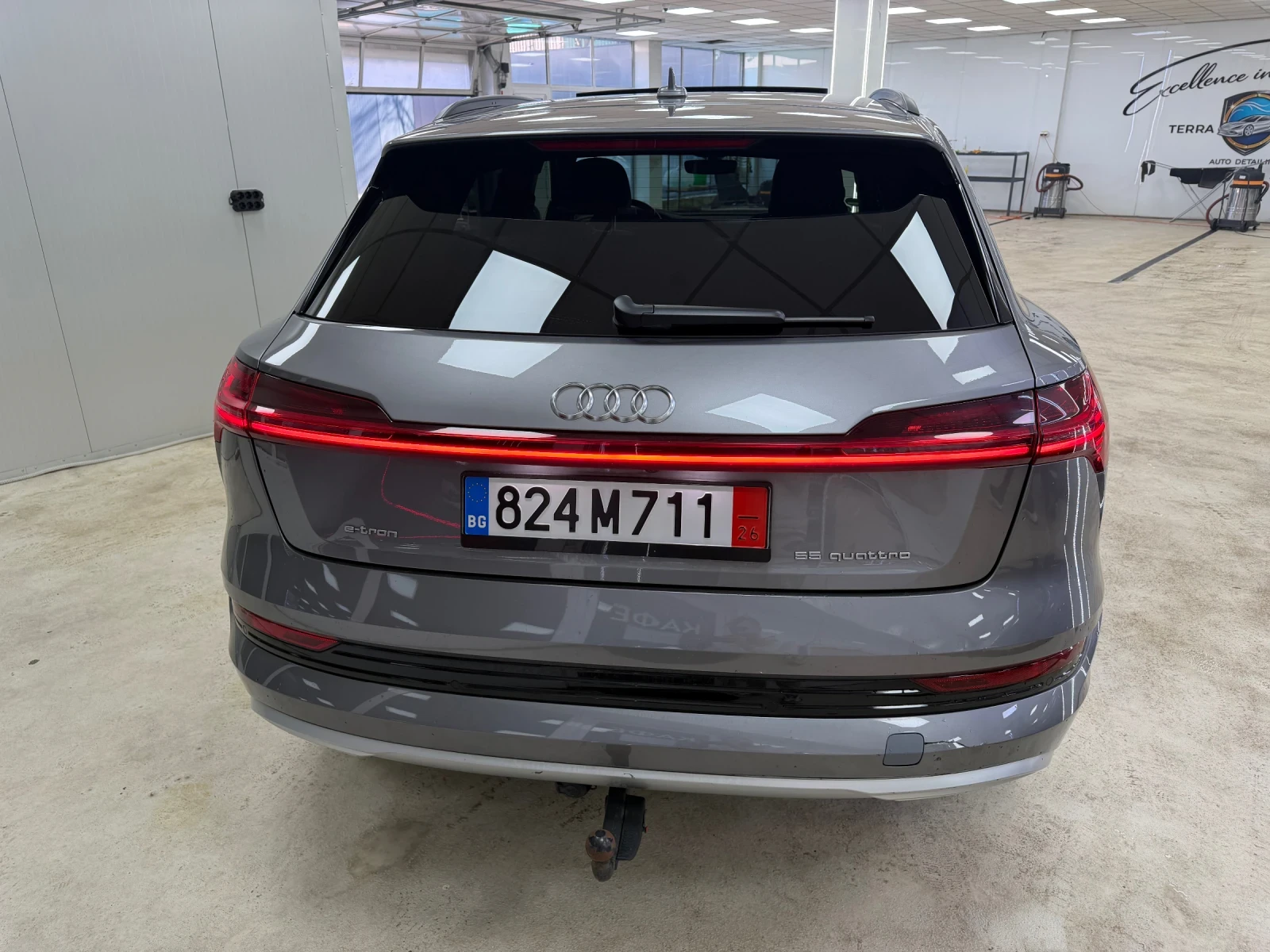 Audi E-Tron  92%SOH/Head-Up/Pano/360 /Nappa/B&O/Ambient/4Zone, снимка 4 - Автомобили и джипове - 53702727