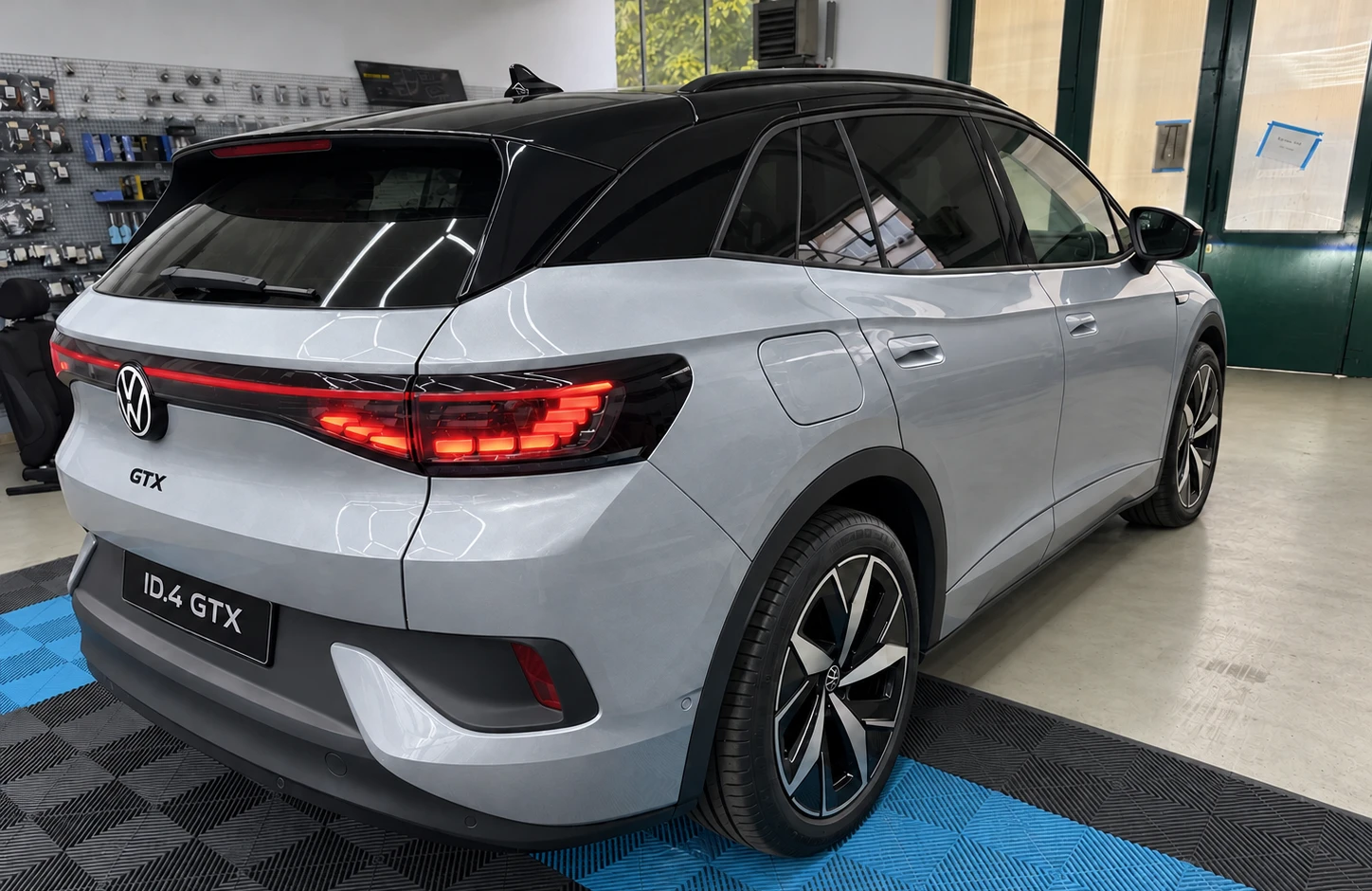 VW ID.4  GTX 4MOTION | AWD | IQ.LIGHT Matrix LED | Sport | Mobile.bg � ����������� 4