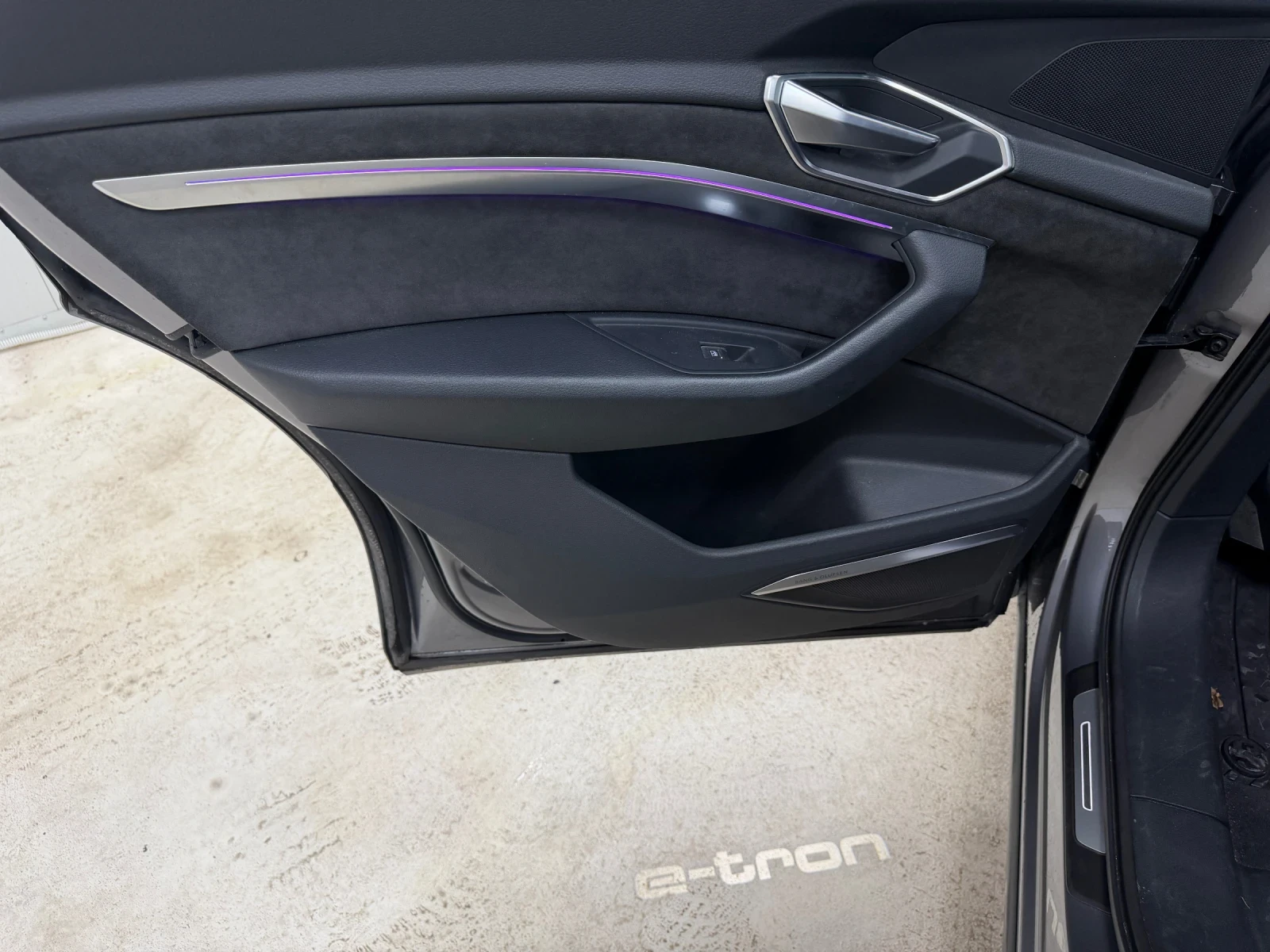 Audi E-Tron  92%SOH/Head-Up/Pano/360 /Nappa/B&O/Ambient/4Zone, снимка 10 - Автомобили и джипове - 53702727