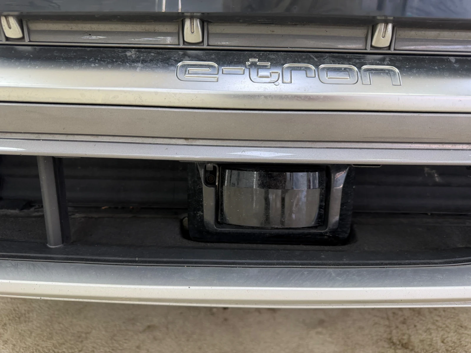 Audi E-Tron  92%SOH/Head-Up/Pano/360 /Nappa/B&O/Ambient/4Zone, снимка 9 - Автомобили и джипове - 53702727