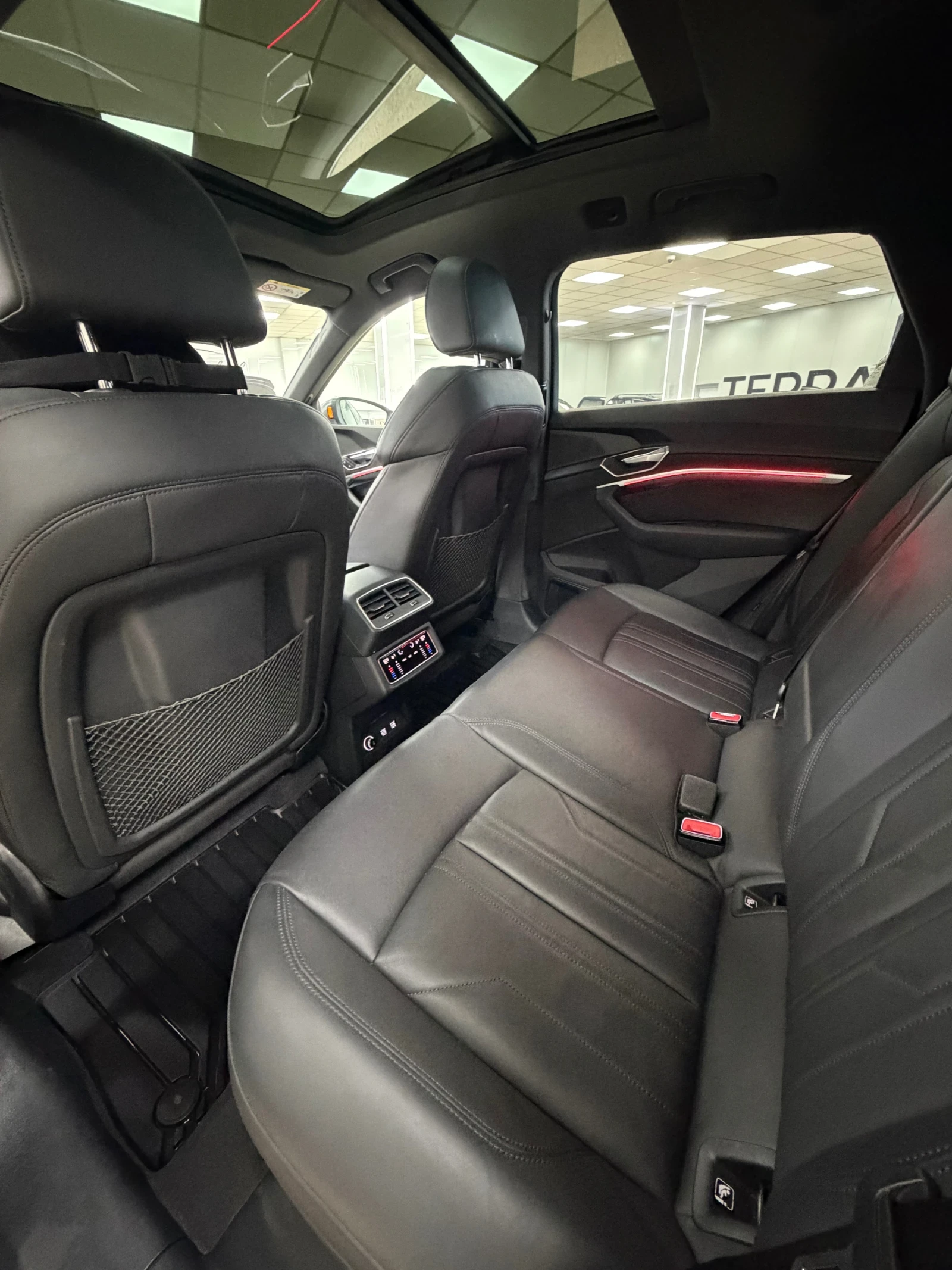 Audi E-Tron  92%SOH/Head-Up/Pano/360 /Nappa/B&O/Ambient/4Zone | Mobile.bg � ����������� 10