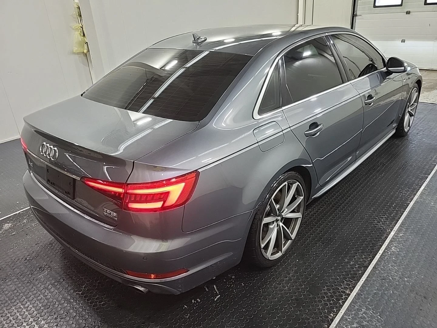 Audi A4 Technik* S-line* B&O* Пано* Камера* Подгрев, снимка 4 - Автомобили и джипове - 53862022
