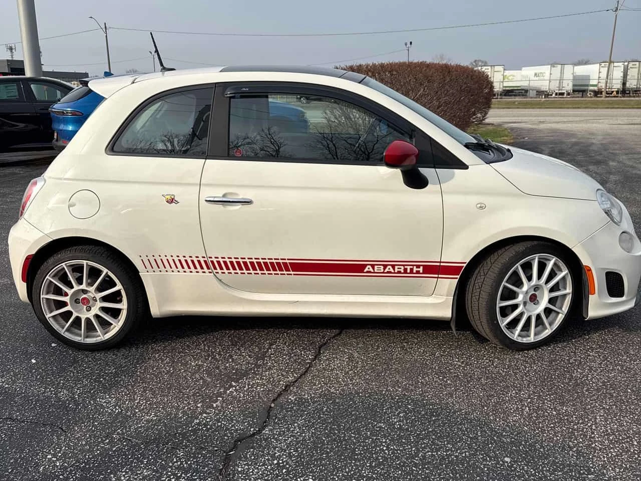 Fiat 500 * Abarth * RED LEATER* PANO* KEYLESS* ПОДГРЕВ* , снимка 3 - Автомобили и джипове - 54103305