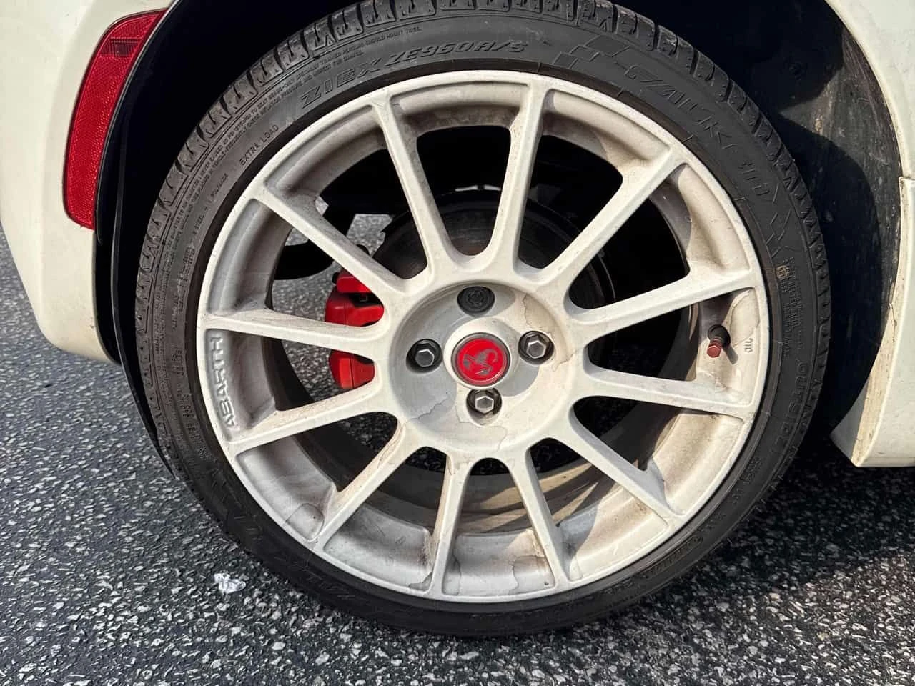 Fiat 500 * Abarth * RED LEATER* PANO* KEYLESS* ПОДГРЕВ* , снимка 7 - Автомобили и джипове - 54103305