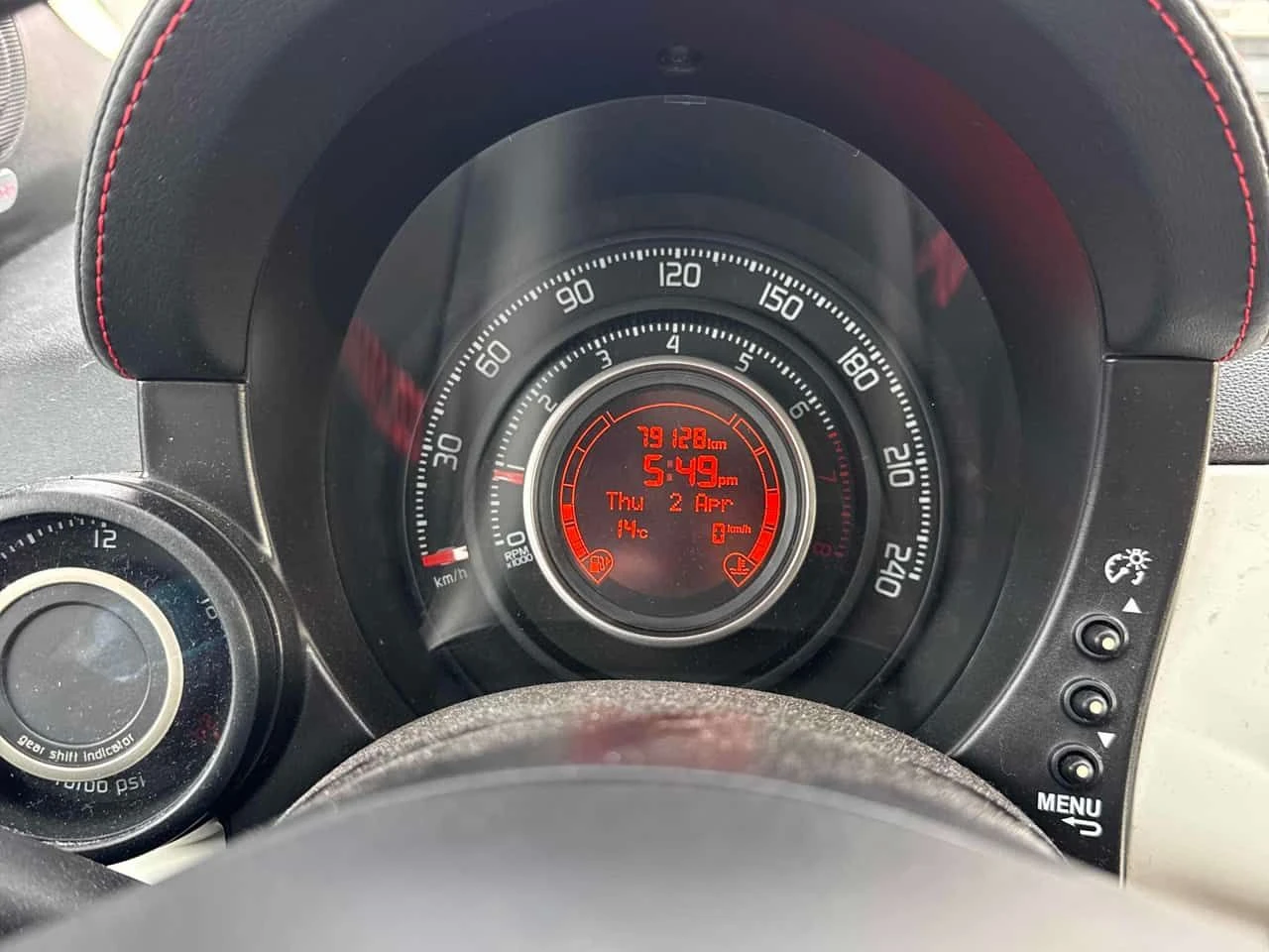 Fiat 500 * Abarth * RED LEATER* PANO* KEYLESS* ПОДГРЕВ* , снимка 8 - Автомобили и джипове - 54103305