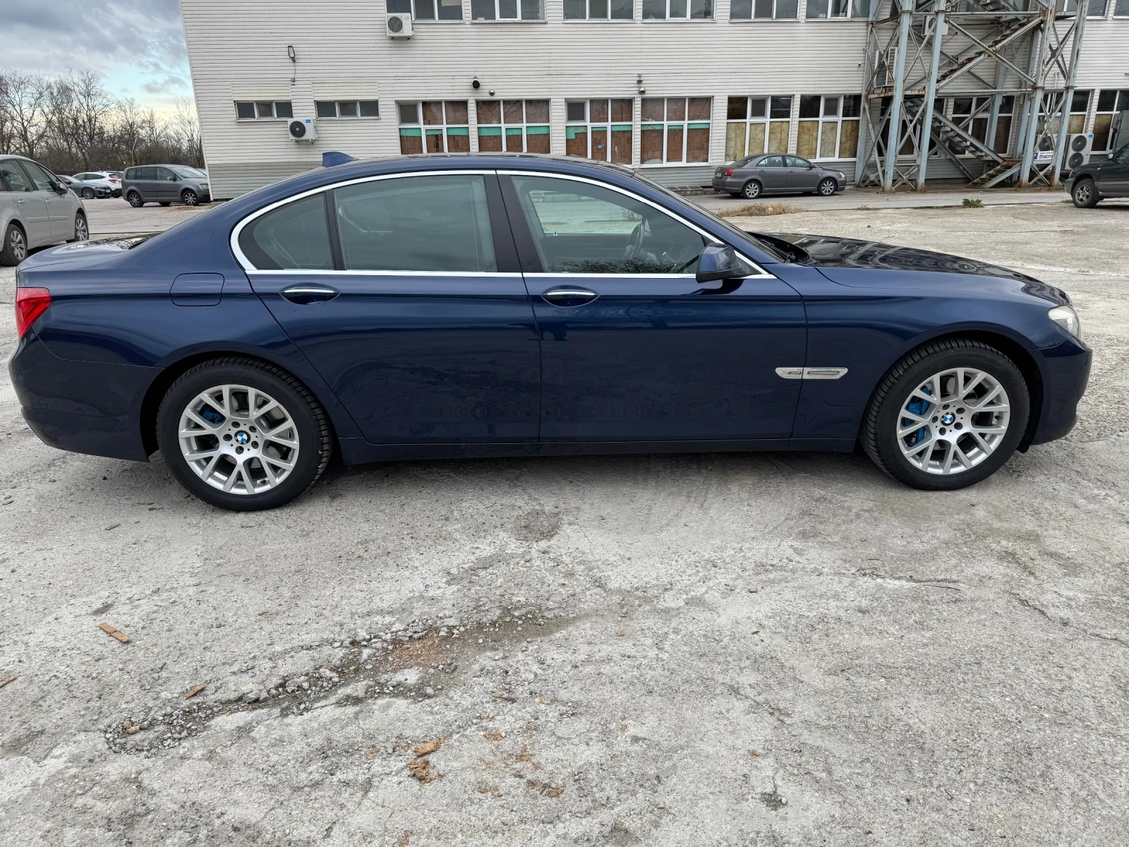BMW 740, снимка 4 - Автомобили и джипове - 54112241